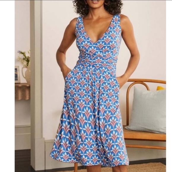 Boden Effie Jersey Dress with pockets. Moroccan Blue Palm Petal. 10, Tall - Picture 3 of 3